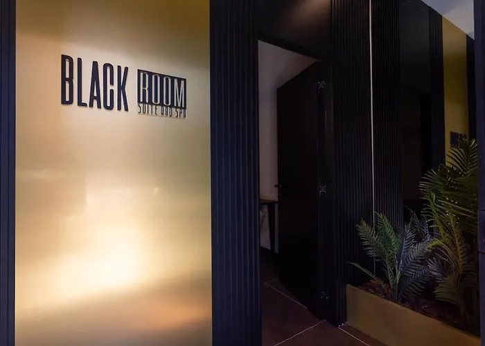 Black And 卡里尼