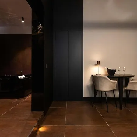 Black And Carini
