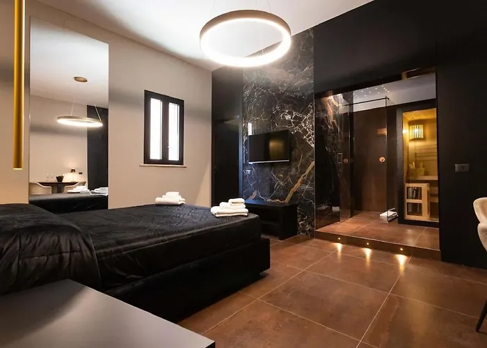 Tatil Evi Black And *